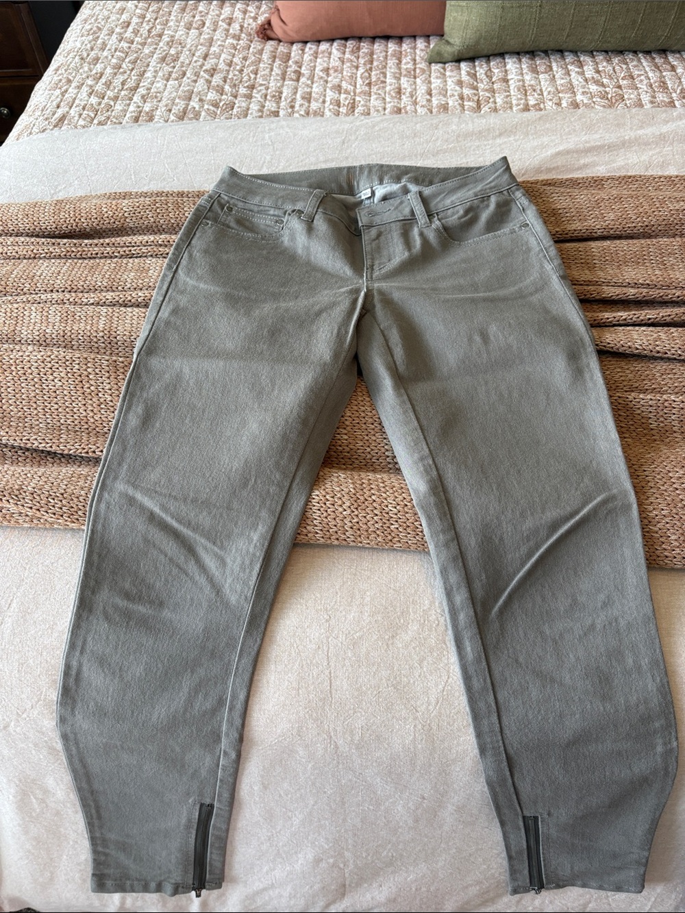 Jennifer Lopez Olive Green Skinny Jeans